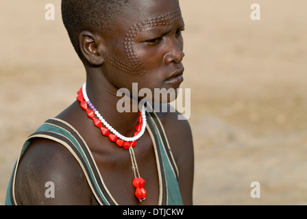 Uganda Karamoja Kotido, Karimojong Menschen, pastorale Stamm, Frau mit Gesicht scarification Stockfoto