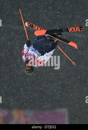 Sotschi, Russland. 18. Februar 2014. James Machon (GBR). Herren ski Halfpipe - Qulification - Rosa Khuter extreme Ski-Zentrum - Sotschi - Russland - 18.02.2014 Credit: Sport In Bilder/Alamy Live News Stockfoto