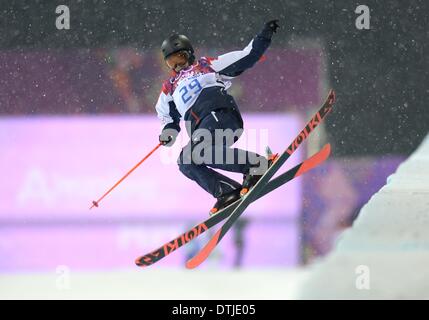 Sotschi, Russland. 18. Februar 2014. James Machon (GBR). Herren ski Halfpipe - Qulification - Rosa Khuter extreme Ski-Zentrum - Sotschi - Russland - 18.02.2014 Credit: Sport In Bilder/Alamy Live News Stockfoto