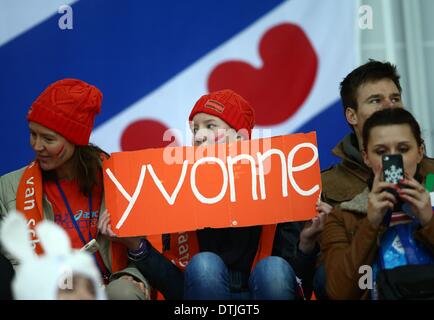 Sotschi, Russland. 19. Februar 2014. Unterstützer der Niederlande während der Frauen 5000m Eisschnelllauf Veranstaltung in Adler Arena auf der 2014 Olympischen Spiele in Sotschi, Sotschi, Russland, 19. Februar 2014 zu sehen. Foto: Christian Charisius/Dpa/Alamy Live News Stockfoto