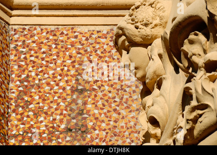 Madrid, Spanien. Casa del Longoria (1902: Jose Grases Riera) in Calle Fernando VI.  Jugendstil-detail Stockfoto