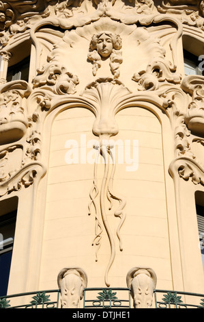 Madrid, Spanien. Casa del Longoria (1902: Jose Grases Riera) in Calle Fernando VI.  Jugendstil-detail Stockfoto