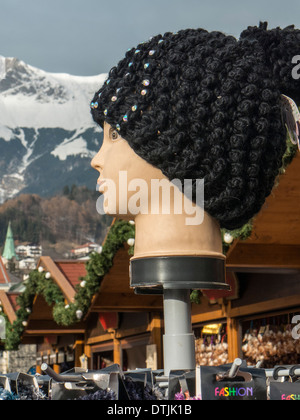 Verkauf von Strickwaren, Weihnachtsmarkt in Innsbruck, Tirol, Österreich Stockfoto