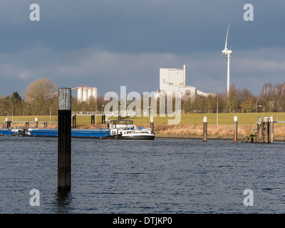 Fluss Elbe bei Geesthacht, Schleswig-Holstein, Deutschland Stockfoto