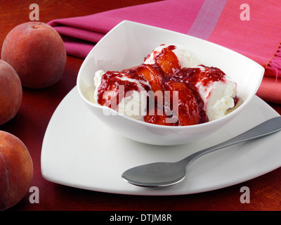 Pfirsich Melba Foster Stockfoto
