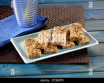 Zimt-Energie-Riegel Stockfoto