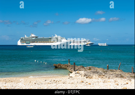 Kreuzfahrt-Schiffe Stockfoto