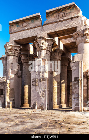 Die alten ägyptischen Tempel in Kom Ombo. Stockfoto