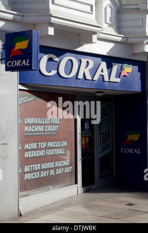 Korallen Wetten Shop, Cardiff Stadtzentrum, Wales. Stockfoto