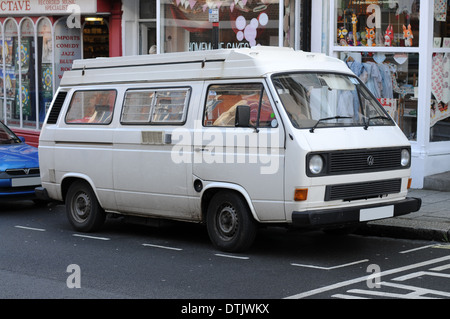 Alte VW Camper Van in Lewes geparkt Stockfoto