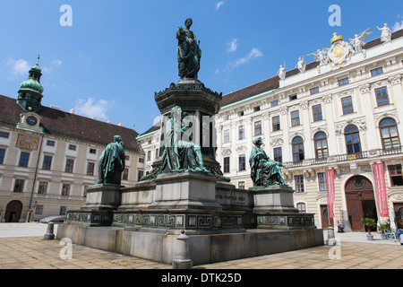 Wien, Österreich - 25 Mai: Statue von Kaiser Francis II in der Hofburg im Zentrum von Wien, Österreich am 25. Mai 2010. Stockfoto