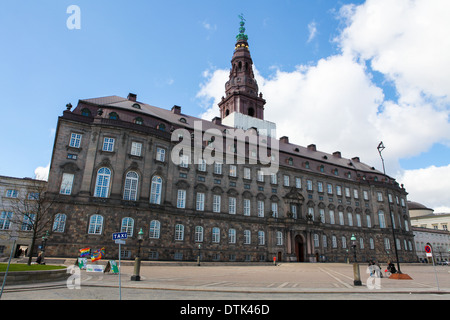 Christiansborg Palast auf der Insel Slotsholmen ist der Sitz des dänischen Parlaments Stockfoto