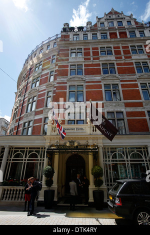 Einen allgemeinen Überblick über The Connaught Hotel im Zentrum von London 29. Juni 2012. Stockfoto