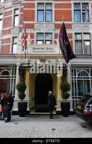 Einen allgemeinen Überblick über The Connaught Hotel im Zentrum von London 29. Juni 2012. Stockfoto