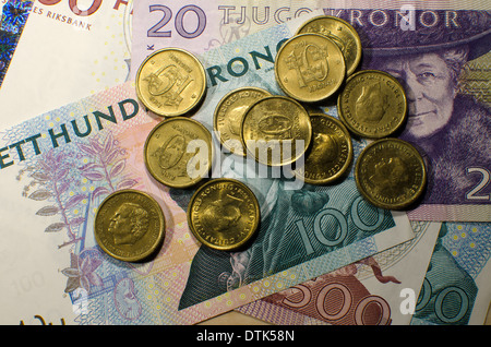 Schwedische 10 Kronen einige verschiedenen Banknoten und Münzen Stockfoto