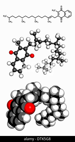 Vitamin K1 (Phylloquinone) Molekül. Drei Darstellungen: 2D Skelettformel, Kugel-und-Peitsche-3D-Modell, raumfüllende 3D-Modell Stockfoto