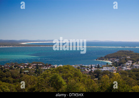 Übersicht der Nelson Bay Haupt Stadt von Port Stephens von Gan Gan Lookout Küste in Richtung Hawks Nest New South Wales NSW Australia Stockfoto