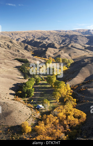 Hawksburn, in der Nähe von Bannockburn, Central Otago, Südinsel, Neuseeland - Antenne Stockfoto