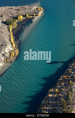 Verschlammung in Kawarau Arm, Lake Dunstan, Central Otago, Südinsel, Neuseeland - Antenne Stockfoto