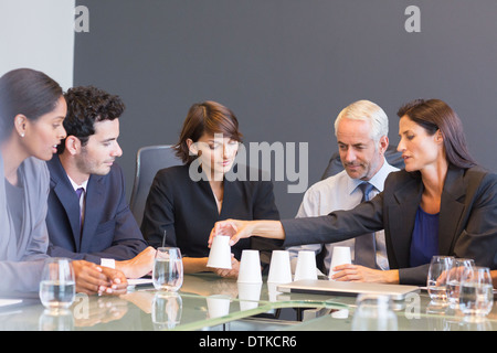 Business-Leute reden in treffen Stockfoto