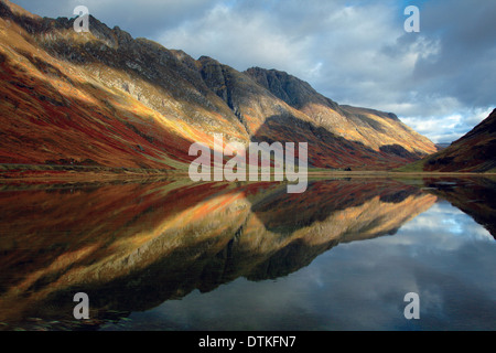 Loch Achtriochtan und Aonach Eagach, Glencoe, Highland Stockfoto