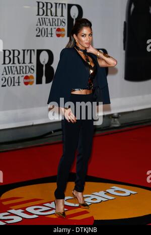 London, UK. 19. Februar 2014. Nicole Scherzinger kommt bei den BRIT Awards 2014 in O2 Arena in London, Großbritannien, im 19. Februar 2014. Foto: Hubert B? sl Credit: Dpa picture-Alliance/Alamy Live News Stockfoto