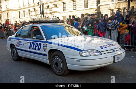 New York Police Department Fahrzeug an Silvester 2013 Day Parade Stockfoto