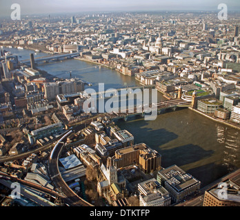 Blick auf die Stadt London bilden das höchste Gebäude in Europa Shard Stockfoto