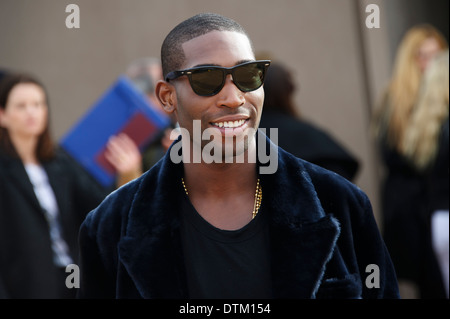 Tinie Tempah kommt für die Burberry Prorsum Womenswear-Kollektion. Stockfoto