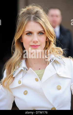 Mélanie Laurent kommt für die Burberry Prorsum Womenswear-Kollektion. Stockfoto