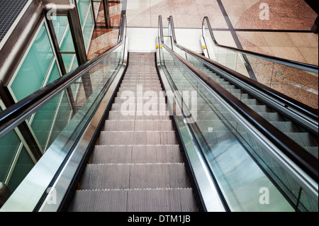 Rolltreppe, internationalen Flughafen Denver, Colorado, USA Stockfoto