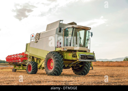 Landmaschinen, arbeiten auf dem Gebiet. Stockfoto