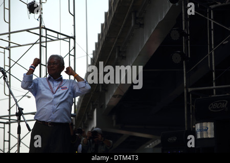 Anti-Regierungschef Suthep Thaugsuban während einer Kundgebung gegen Yingluck Shinawatra in Bangkok, Thailand Stockfoto