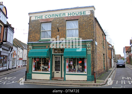 Im Eckhaus Shop in historischen Stadt Sandwich, Kent, England, UK. Stockfoto