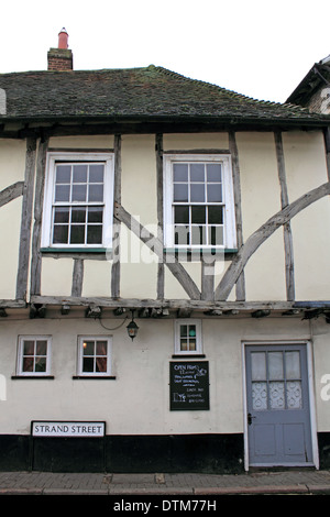 Strand Street in der historischen Altstadt von Sandwich, Kent, England, UK. Stockfoto