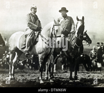 Theodore Roosevelt Reiten auf dem Pferd mit Kaiser Wilhelm II. Stockfoto