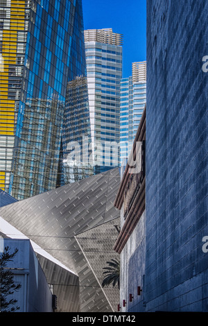 Teleobjektiv dramatischen architektonischen Blick auf th Stadtzentrum und Aria Resort and Casino in Las Vegas, Nevada Stockfoto