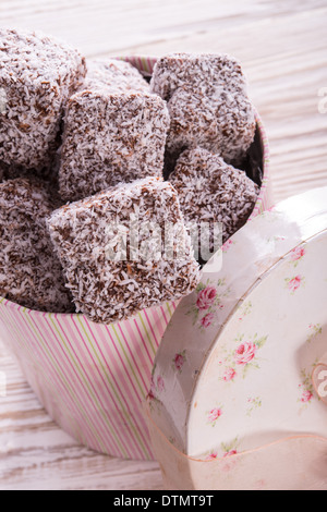 Lebkuchen mit Schokolade und Kokos Stockfoto