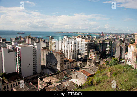 Brasilien, Bahia, Salvador, die älteste Stadt in Brasilien. Bucht der Allerheiligen-Blick von der historischen "Oberstadt". Stockfoto