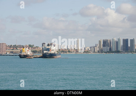 Brasilien, Fortaleza. Futuro, Strand beliebt, die Fronten die Innenstadt entlang der Avenida Dioguinho. Stockfoto