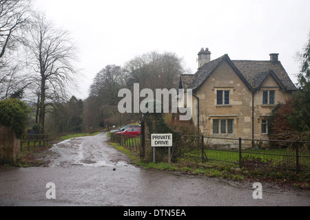 Ein Eintritt in Gatcombe Park Estate in Gloucestershire - Land Heimat von Prinzessin Anne, The Princess Royal. Stockfoto