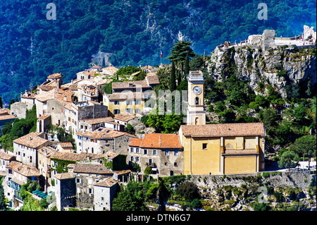 Europa, Frankreich, Alpes-Maritimes. Das berühmte hochgelegene Dorf Eze. Stockfoto