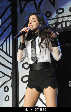 Austin, Texas, USA. 19. Februar 2014. Normani Hamilton der Band fünfte Harmonie, aus der zweiten Staffel von X Factor, waren die erste Vorband für die Demi Lovato NEON LIGHTS TOUR im Toyota Center am 19. Februar 2014 in Houston, Texas - USA-Credit: Manuel Nauta/NurPhoto/ZUMAPRESS.com/Alamy Live News Stockfoto