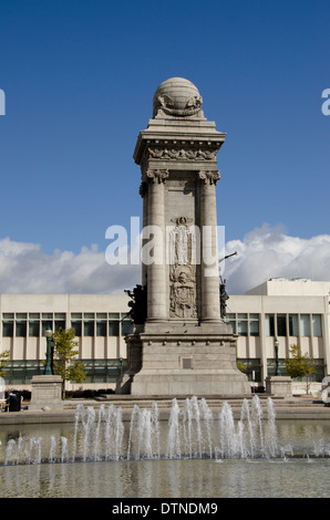 New York, Syrakus. Historic Clinton Square, Soldaten & Sailors Monument, c. 1910, im Bürgerkrieg gewidmet. Stockfoto