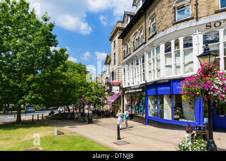 Sotheby's an der Ecke von Montpelier Square in Montpelier Viertel der Altstadt, Harrogate, North Yorkshire, England, UK Stockfoto