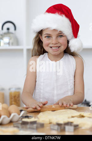 Familie Weihnachten Kuchenbacken in der Küche Stockfoto