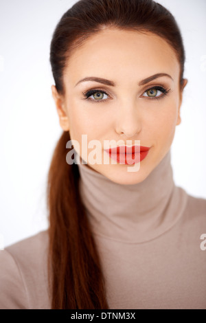 Glamouröse Frau in rotem Lippenstift Stockfoto