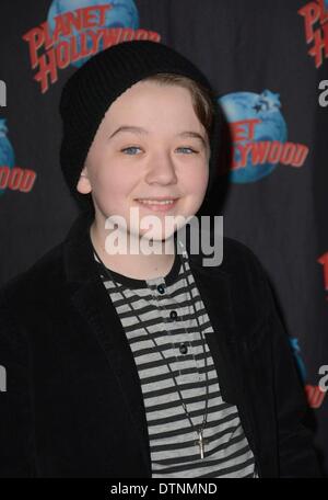 New York, NY, USA. 21. Februar 2014. Benjamin Stockham bei einem öffentlichen Auftritt für Benjamin Stockham fördert die NBC Serie ABOUT A BOY, Planet Hollywood Times Square, New York, NY 21. Februar 2014. Bildnachweis: Derek Sturm/Everett Collection/Alamy Live-Nachrichten Stockfoto