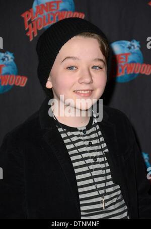 New York, NY, USA. 21. Februar 2014. Benjamin Stockham bei einem öffentlichen Auftritt für Benjamin Stockham fördert die NBC Serie ABOUT A BOY, Planet Hollywood Times Square, New York, NY 21. Februar 2014. Bildnachweis: Derek Sturm/Everett Collection/Alamy Live-Nachrichten Stockfoto