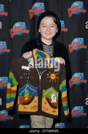 New York, NY, USA. 21. Februar 2014. Benjamin Stockham bei einem öffentlichen Auftritt für Benjamin Stockham fördert die NBC Serie ABOUT A BOY, Planet Hollywood Times Square, New York, NY 21. Februar 2014. Bildnachweis: Derek Sturm/Everett Collection/Alamy Live-Nachrichten Stockfoto